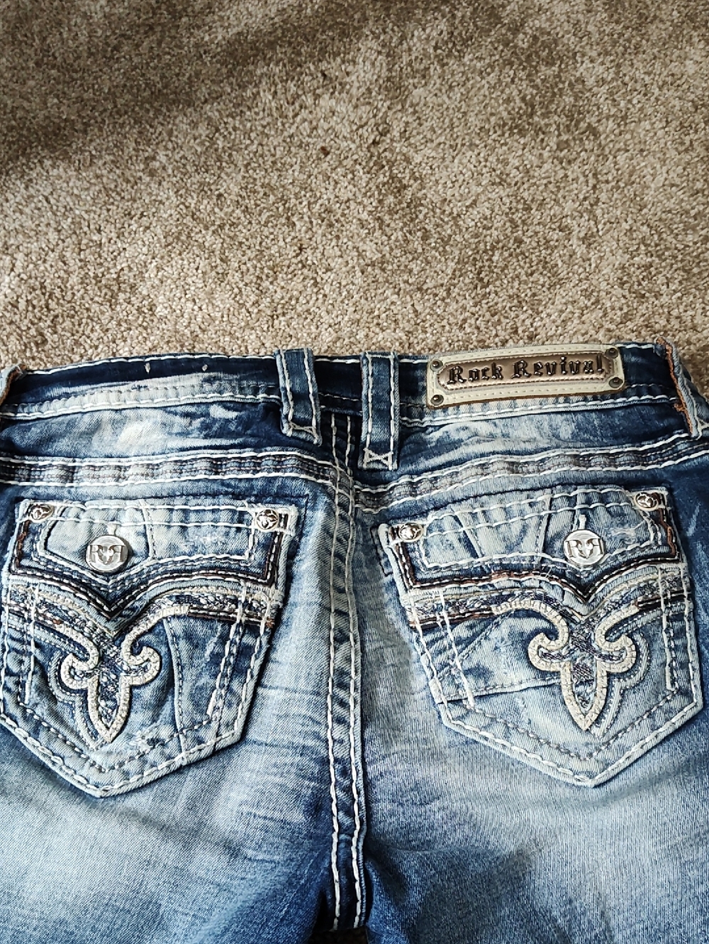 Rock Revival Betty Mid-rise Straight Leg Size 28